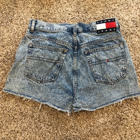 Tommy jeans for UO ‘90s classic denim shorts - Picture 3 of 4